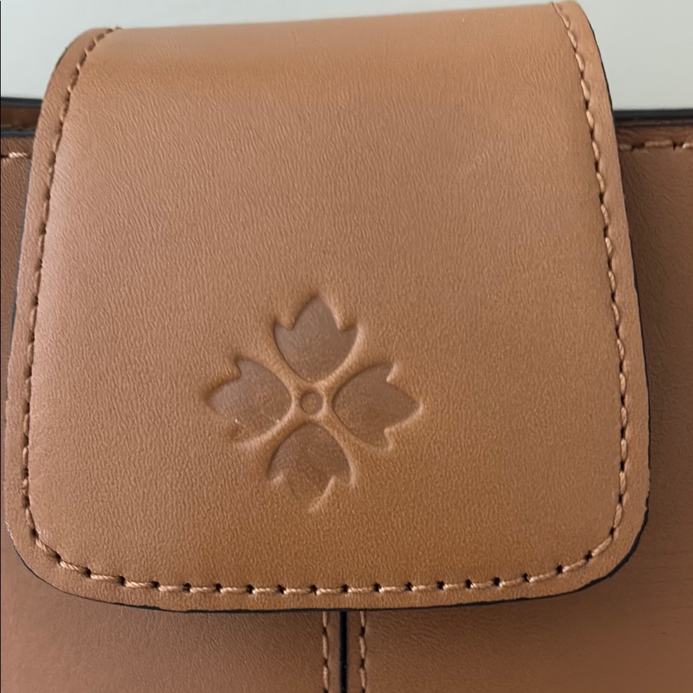 NWT Patricia Nash Tan Shoulder Bag with Structured Design - Picture 3 of 8